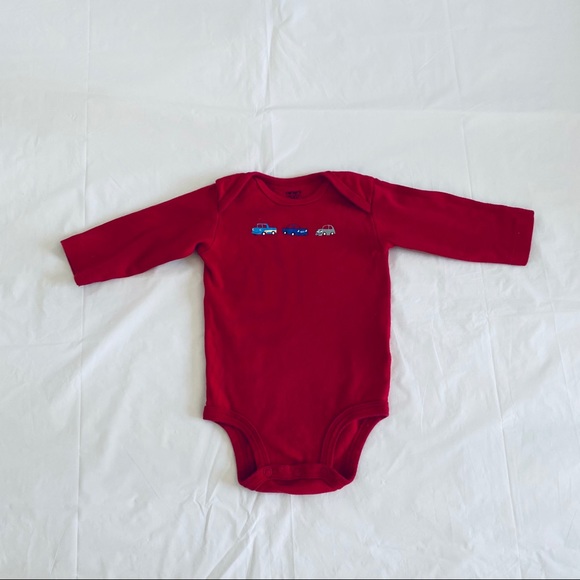 4 For $10   Carters Outfit Bundle - Picture 2 of 5